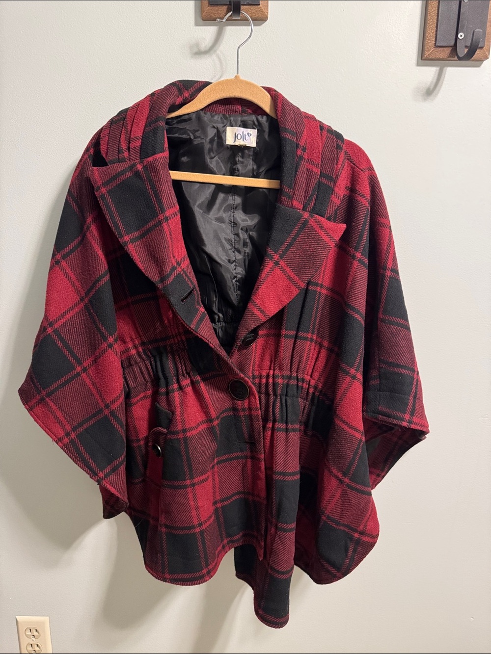 Jolt Red & Black Plaid Cape L